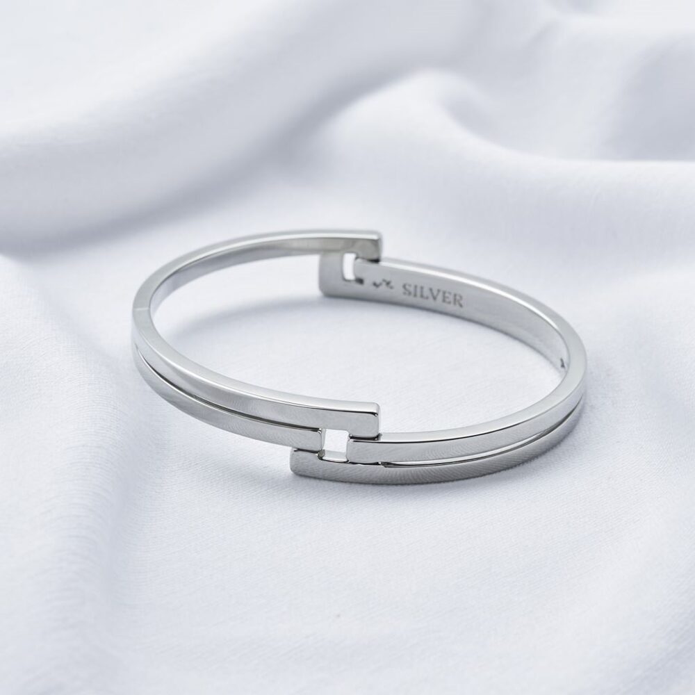 detal bransoletki z zapięciem