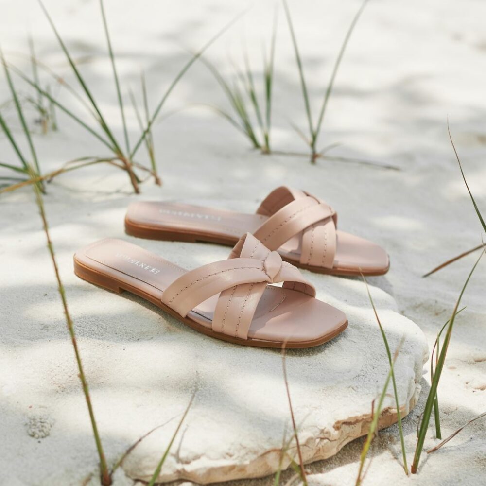 nowoczesne klapki kobiece